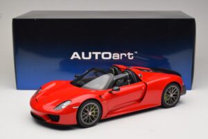 Porsche 918 Spyder Weissach Package Guards Red AUTOart 1:12 12122 Kov – obrázok 8 z 8