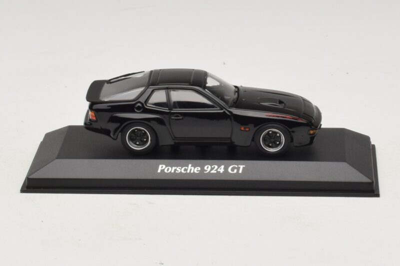 Porsche 924 GT Čierny Maxichamps 1:43 940066124 Kov