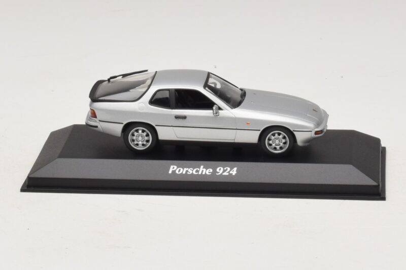 Porsche 924 Strieborný Maxichamps 1:43 940062120 Diecast