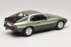Porsche 924 Turbo Svetlo Zelená & Tmavo Zelená MCG 1:18 MCG18660 Kov – obrázok 2 z 6