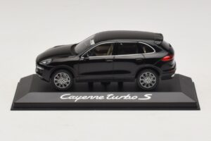 Porsche Cayenne 958 Turbo S Čierny Minichamps 1:43 WAP0200220E Kov