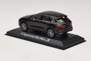 Porsche Cayenne 958 Turbo S Čierny Minichamps 1:43 WAP0200220E Kov – obrázok 3 z 5