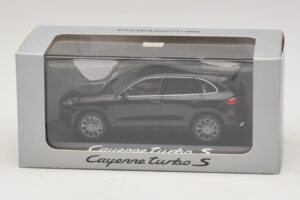 Porsche Cayenne 958 Turbo S Čierny Minichamps 1:43 WAP0200220E Kov – obrázok 5 z 5