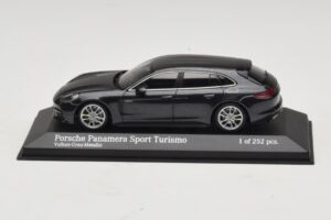 Porsche Panamera 971 4 E-Hybrid Sport Turismo Šedý Minichamps 1:43 410066112 Diecast