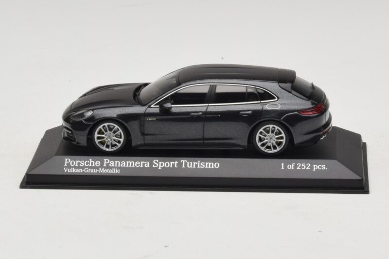 Porsche Panamera 971 4 E-Hybrid Sport Turismo Šedý Minichamps 1:43 410066112 Diecast