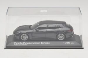 Porsche Panamera 971 4 E-Hybrid Sport Turismo Šedý Minichamps 1:43 410066112 Diecast – obrázok 4 z 5
