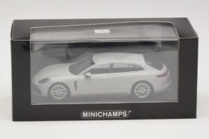 Porsche Panamera 971 Sport Turismo 4E-Hybrid Šedý Minichamps 1:43 410066114 Kov – obrázok 5 z 5