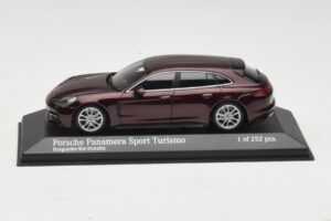 Porsche Panamera 971 Sport Turismo 4S Červený Minichamps 1:43 410066110 Kov
