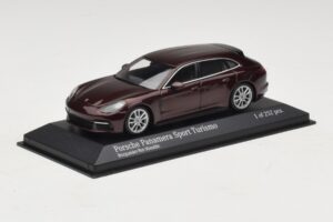 Porsche Panamera 971 Sport Turismo 4S Červený Minichamps 1:43 410066110 Kov – obrázok 2 z 5