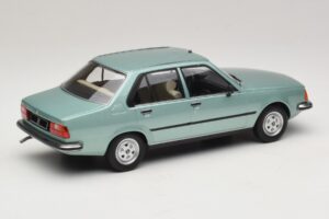 Renault 18 Svetlo Zelená MCG 1:18 MCG18596 Kov – obrázok 2 z 6