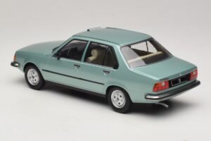 Renault 18 Svetlo Zelená MCG 1:18 MCG18596 Kov – obrázok 5 z 6