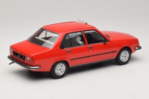 Renault 18 Červený MCG 1:18 MCG18595 Kov – obrázok 2 z 6