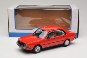 Renault 18 Červený MCG 1:18 MCG18595 Kov – obrázok 6 z 6