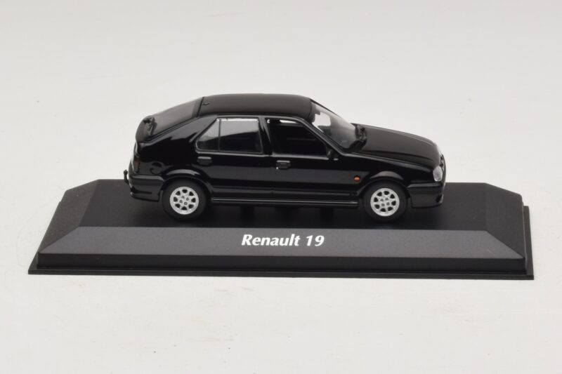 Renault 19 Čierny Maxichamps 1:43 940113701 Diecast