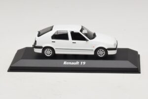 Renault 19 Biely Maxichamps 1:43 940113700 Diecast