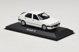Renault 19 Biely Maxichamps 1:43 940113700 Diecast – obrázok 3 z 5