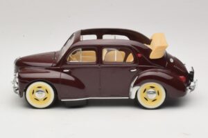 Renault 4CV Gaštanová Solido 1:18 8048 Kov – obrázok 3 z 6