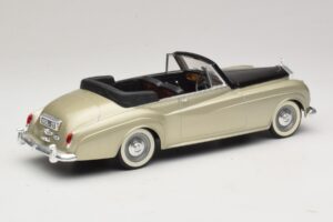 Rolls-Royce Silver Cloud II Strieborná Solido 1:18 8006 Kov – obrázok 2 z 6