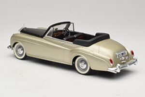 Rolls-Royce Silver Cloud II Strieborná Solido 1:18 8006 Kov – obrázok 5 z 6