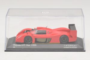 Toyota GT-One TS020 Street Červený Minichamps 1:43 433991603 Kov – obrázok 4 z 5