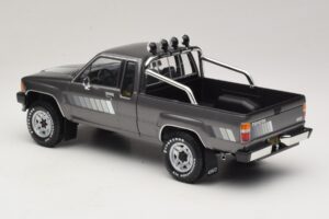Toyota Hilux N50 Xtra Cab 4x4 Šedá Metalíza KK-Scale 1:18 KKDC181563 Kov – obrázok 5 z 6