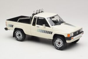 Toyota Hilux N50 Xtra Cab 4x4 Biely KK-Scale 1:18 KKDC181564 Kov – obrázok 4 z 6