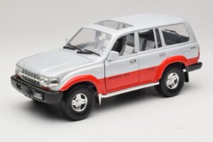 Toyota Land Cruiser J80 Strieborná Červená Road Legends 1:18 92098 Kov