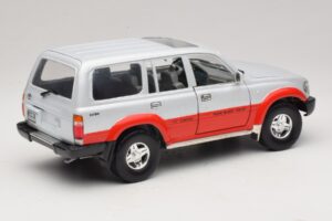 Toyota Land Cruiser J80 Strieborná Červená Road Legends 1:18 92098 Kov – obrázok 3 z 8