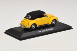 Volkswagen 1302 Kabriolet Žltý Maxichamps 1:43 940055030 Kov – obrázok 2 z 5