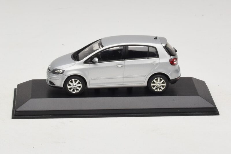 Volkswagen Golf Plus Mk5 Strieborný Náhradná Škatuľa Minichamps 1:43 400054370-R1 Kov
