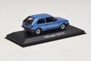 Volkswagen Golf GTI Mk2 Modrá Metalíza Maxichamps 1:43 940054120 Kov – obrázok 2 z 5