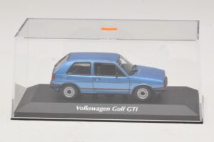 Volkswagen Golf GTI Mk2 Modrá Metalíza Maxichamps 1:43 940054120 Kov – obrázok 4 z 5