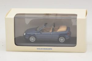 Volkswagen Golf Mk4 Kabriolet Modrý Dealerská Edícia Minichamps 1:43 GOLF005 Kov – obrázok 5 z 5