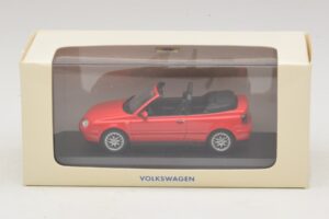 Volkswagen Golf Mk4 Kabriolet Červený Dealerská Edícia Minichamps 1:43 GOLF006 Kov – obrázok 5 z 5