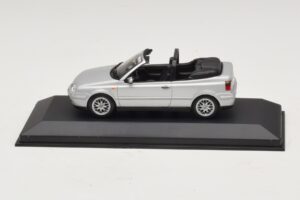 Volkswagen Golf Mk4 Kabriolet Strieborný Dealerská Edícia Minichamps 1:43 GOLF004 Kov