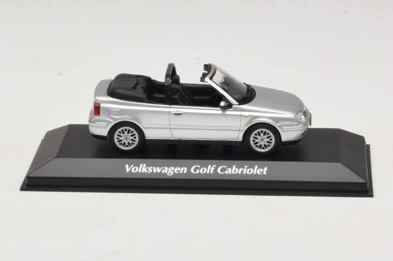 Volkswagen Golf Mk4 Kabriolet Strieborný Maxichamps 1:43 940058331 Kov