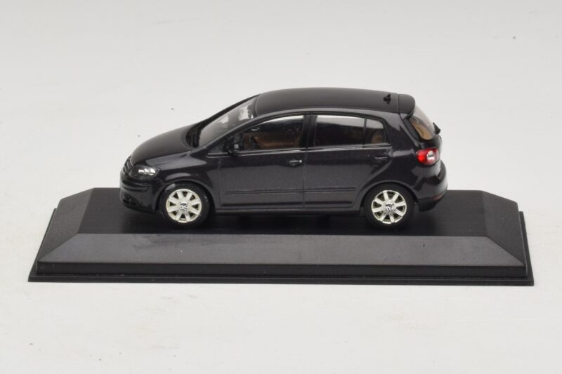 Volkswagen Golf Plus Mk5 Čierny Minichamps 1:43 GOLF007 Kov