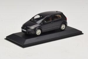Volkswagen Golf Plus Mk5 Čierny Minichamps 1:43 GOLF007 Kov – obrázok 2 z 5