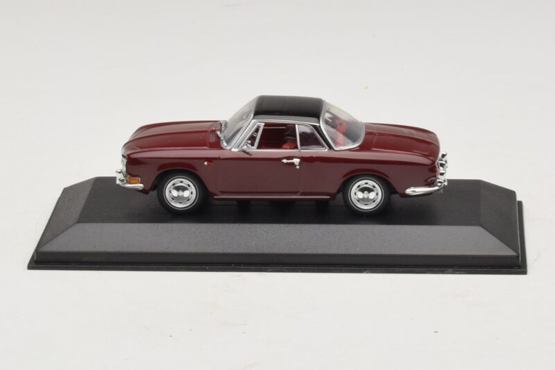 Volkswagen Karmann Ghia Červený S Čiernou Strechou Minichamps 1:43 GHIA002 Kov