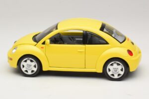 Volkswagen New Beetle A4 Žltý Bburago 1:18 3302 Kov – obrázok 4 z 8