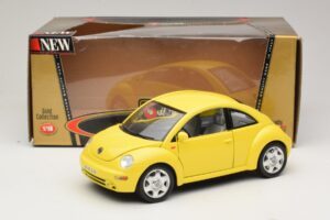 Volkswagen New Beetle A4 Žltý Bburago 1:18 3302 Kov – obrázok 8 z 8