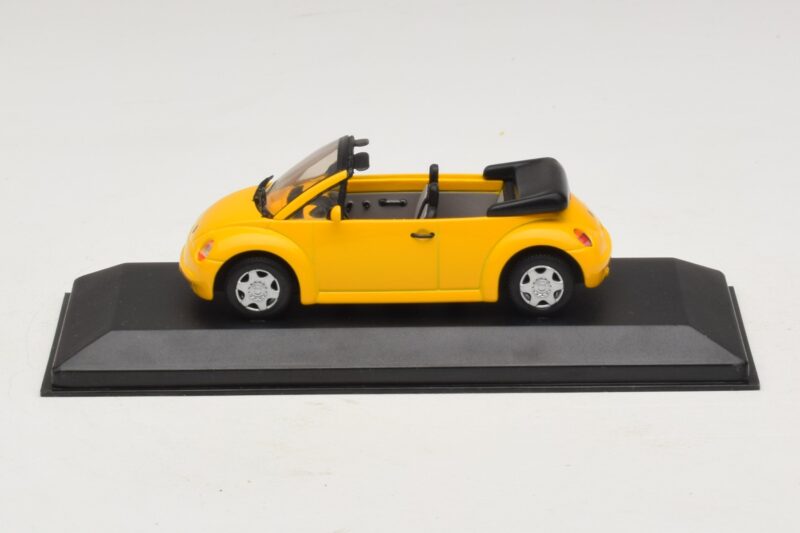 Volkswagen New Beetle Kabriolet Žltý Minichamps 1:43 BEETLE002 Kov