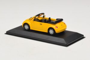 Volkswagen New Beetle Kabriolet Žltý Minichamps 1:43 BEETLE002 Kov – obrázok 3 z 5