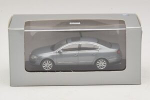 Volkswagen Passat B6 Šedá Metalíza Minichamps 1:43 PASSAT006 Kov – obrázok 5 z 5