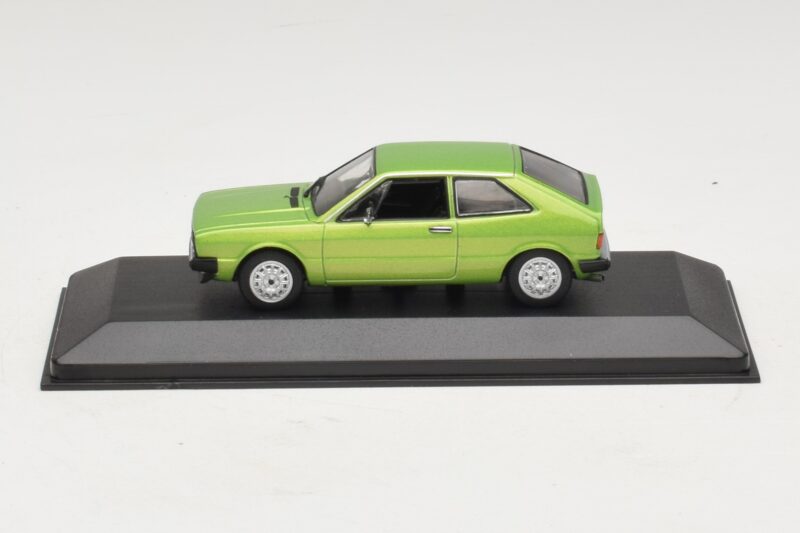 Volkswagen Scirocco Mk1 Zelená Metalíza Náhradná Škatuľa Maxichamps 1:43 Volkswagen Scirocco Mk1 Zelená Metalíza Náhradná Škatuľa Maxichamps 1:43 940050420-R1 Kov