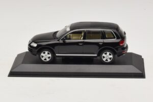 Volkswagen Touareg 7L Čierny Minichamps 1:43 TOUAREG002 Kov