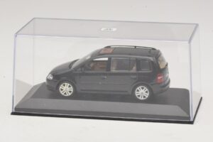 Volkswagen Touran 1T Čierny Minichamps 1:43 TOURAN005 Kov – obrázok 4 z 5