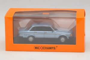 Volvo 240 GL Blue Metallic Maxichamps 1:43 940171400 Kov – obrázok 5 z 5