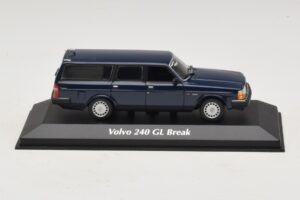 Volvo 240 GL Kombi Tmavomodrý Maxichamps 1:43 940171412 Kov