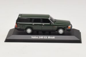 Volvo 240 GL Kombi Tmavo Zelená Maxichamps 1:43 Volvo 240 GL Kombi Tmavo Zelená Maxichamps 1:43 940171411 Kov